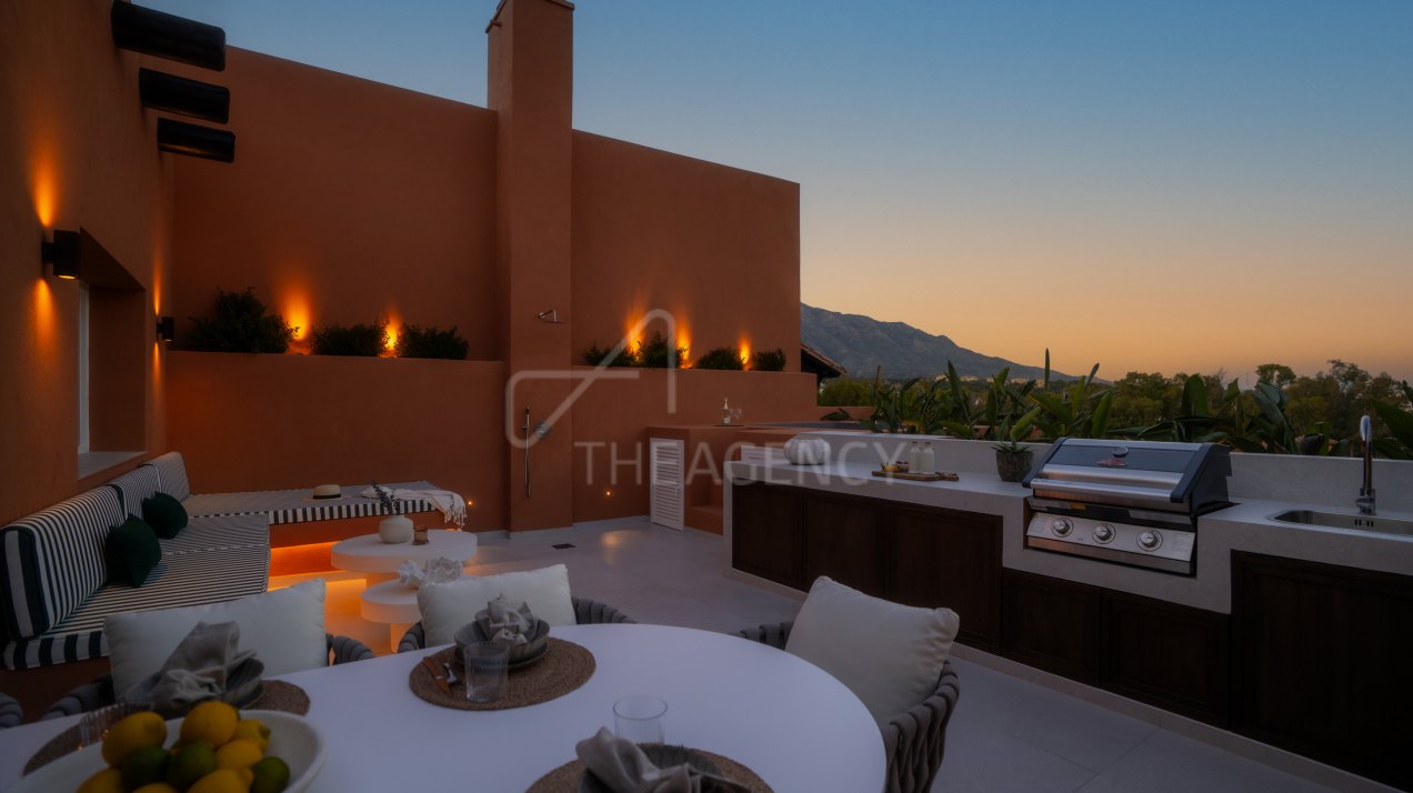 Renovated Four-Bedroom Duplex Penthouse in Gated Community – Nueva Andalucía
