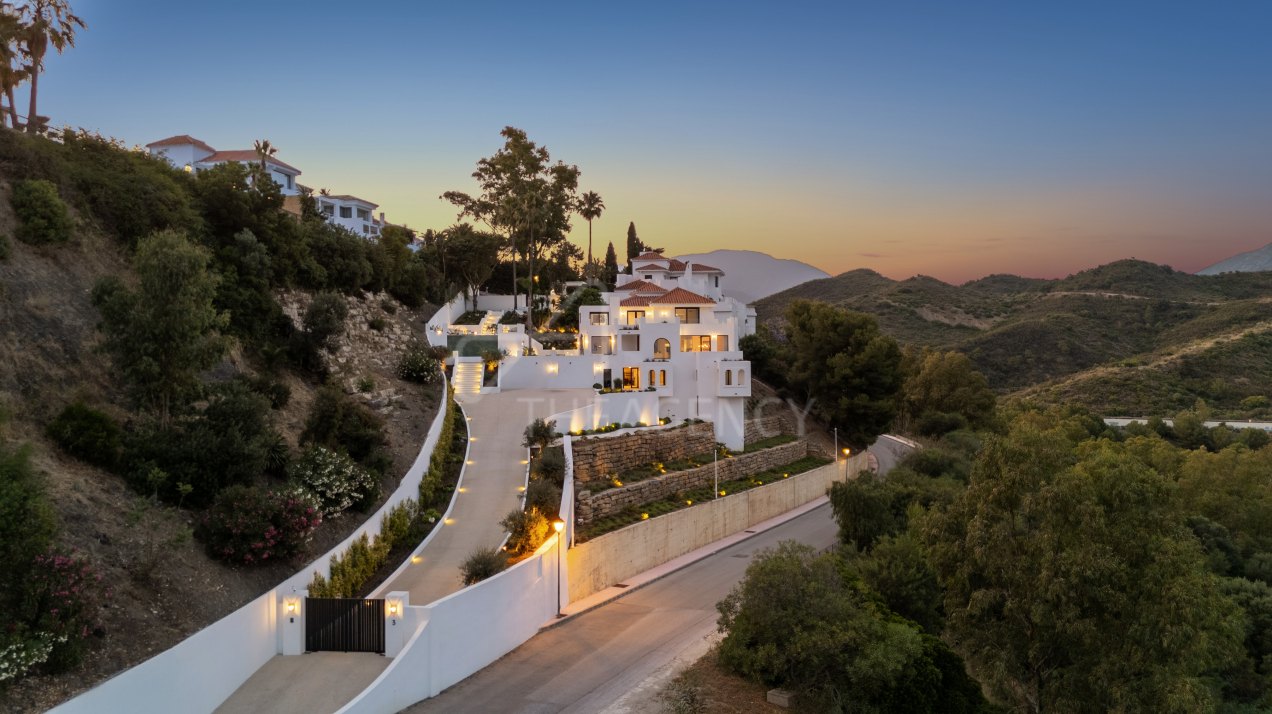 Renovated Villa with Panoramic Sea Views – Nueva Andalucía, Marbella