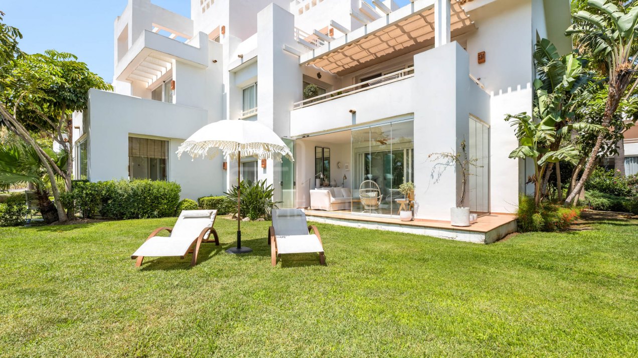 Bright Ground-Floor Apartment with Private Garden – Alcazaba Lagoon, Casares