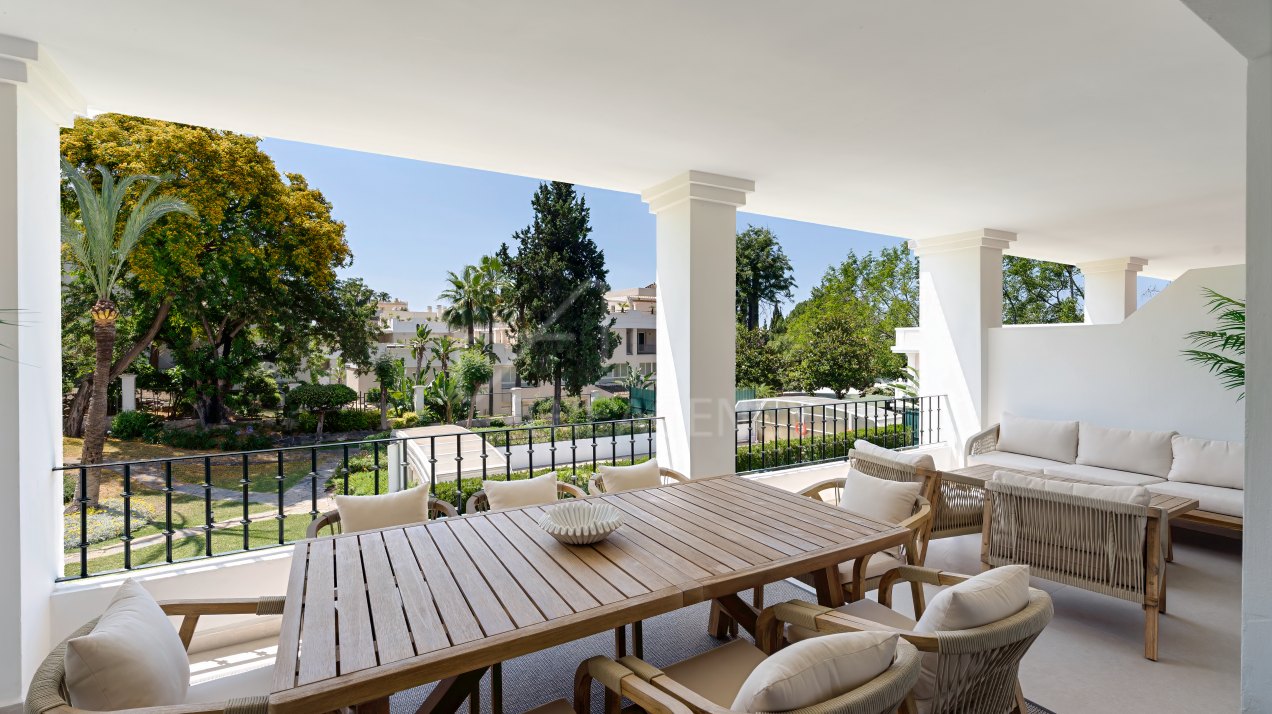 Casa Aaron - Aloha Gardens, Nueva Andalucia