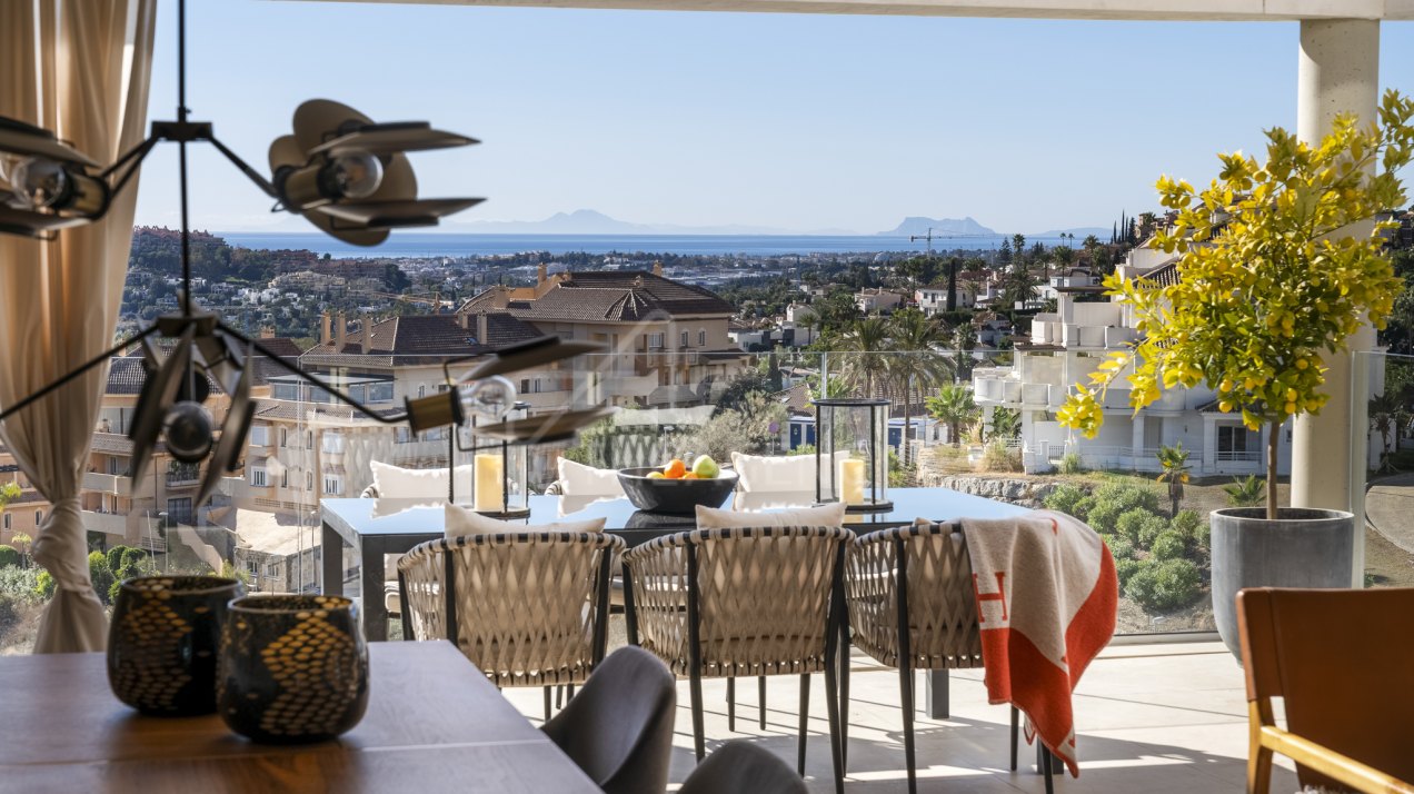 Modern Penthouse with panoramic views in La Morelia, Marbella