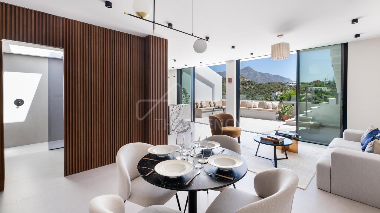 Duplex Penthouse for sale in La Quinta Golf, Benahavis