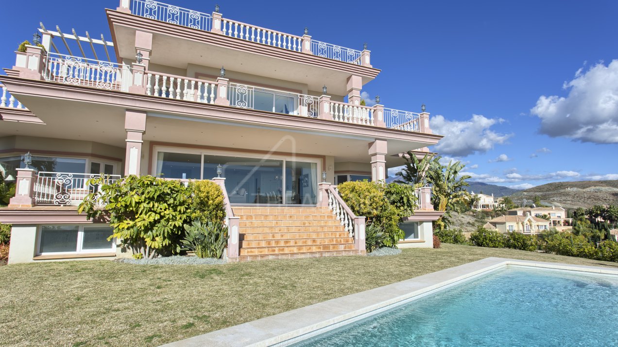 Spacious eight-bedroom villa in Los Flamingos Golf, Benahavis.