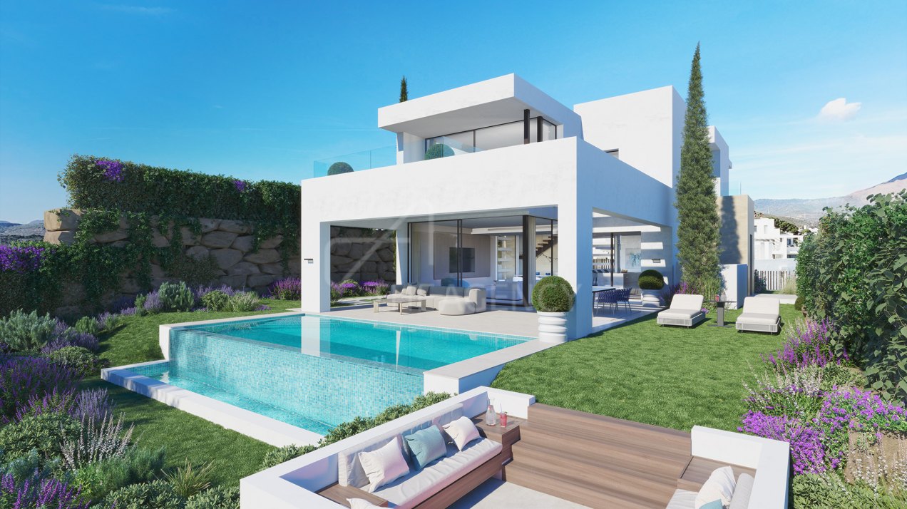 Modern Villas with Golf and Sea Views in Estepona