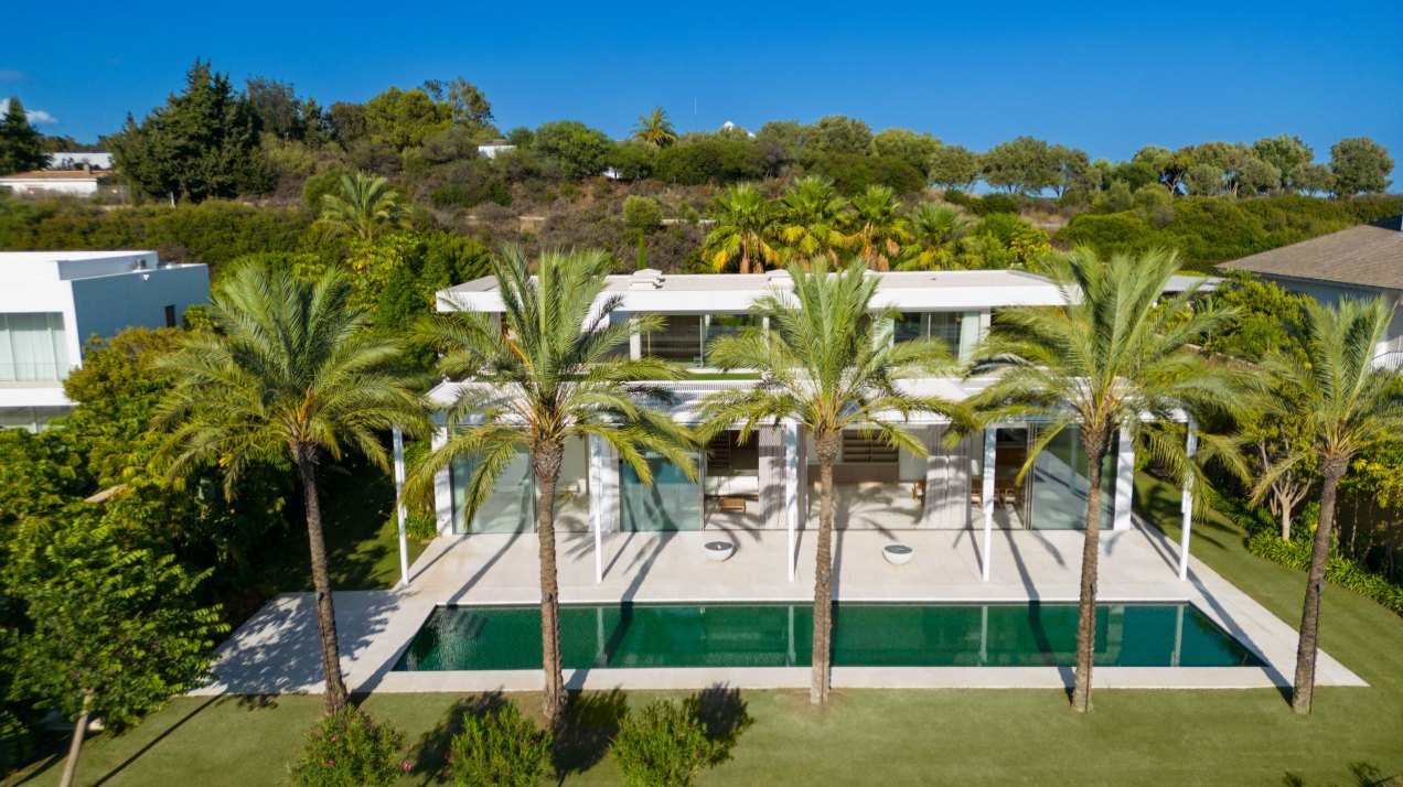 Contemporary villa next to the golf course, Finca Cortesín