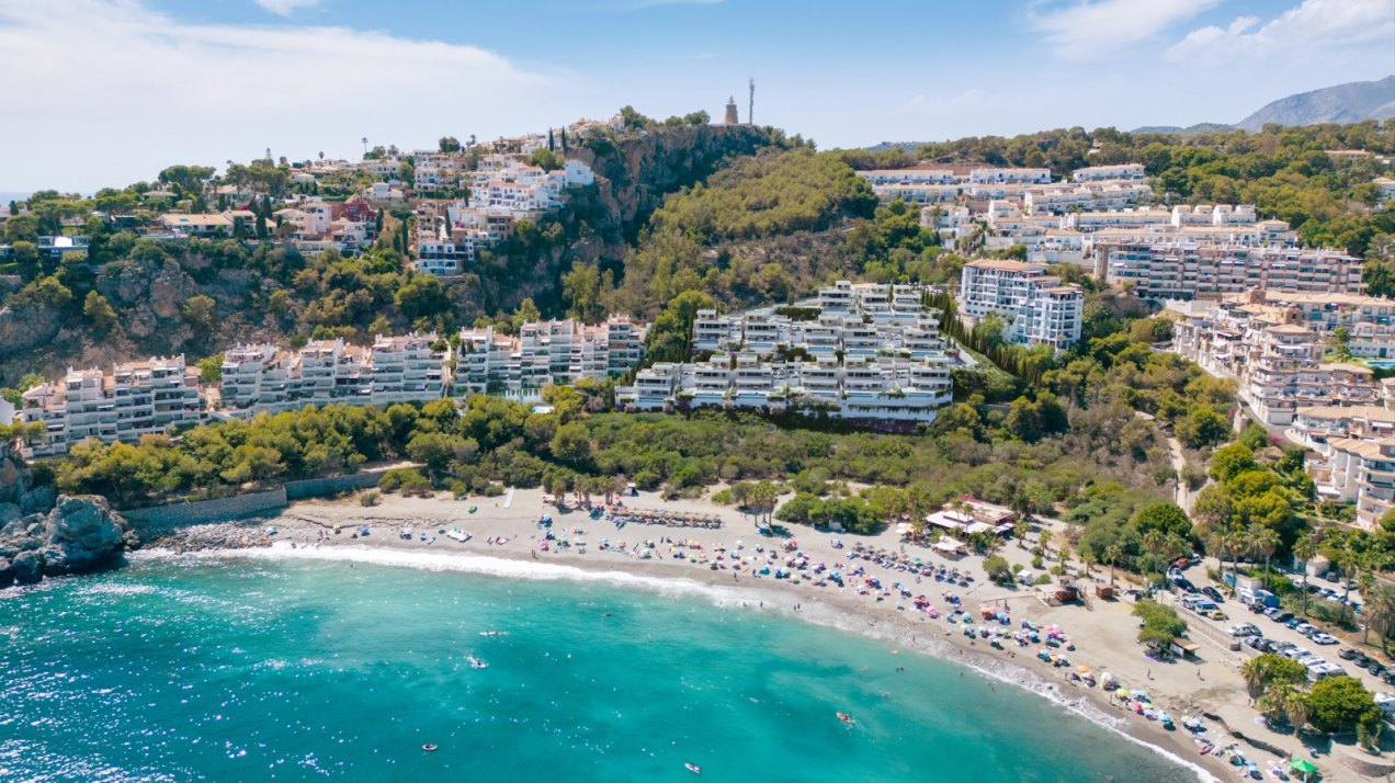 Stunning cliff-front complex in Marina del Este, La Herradura