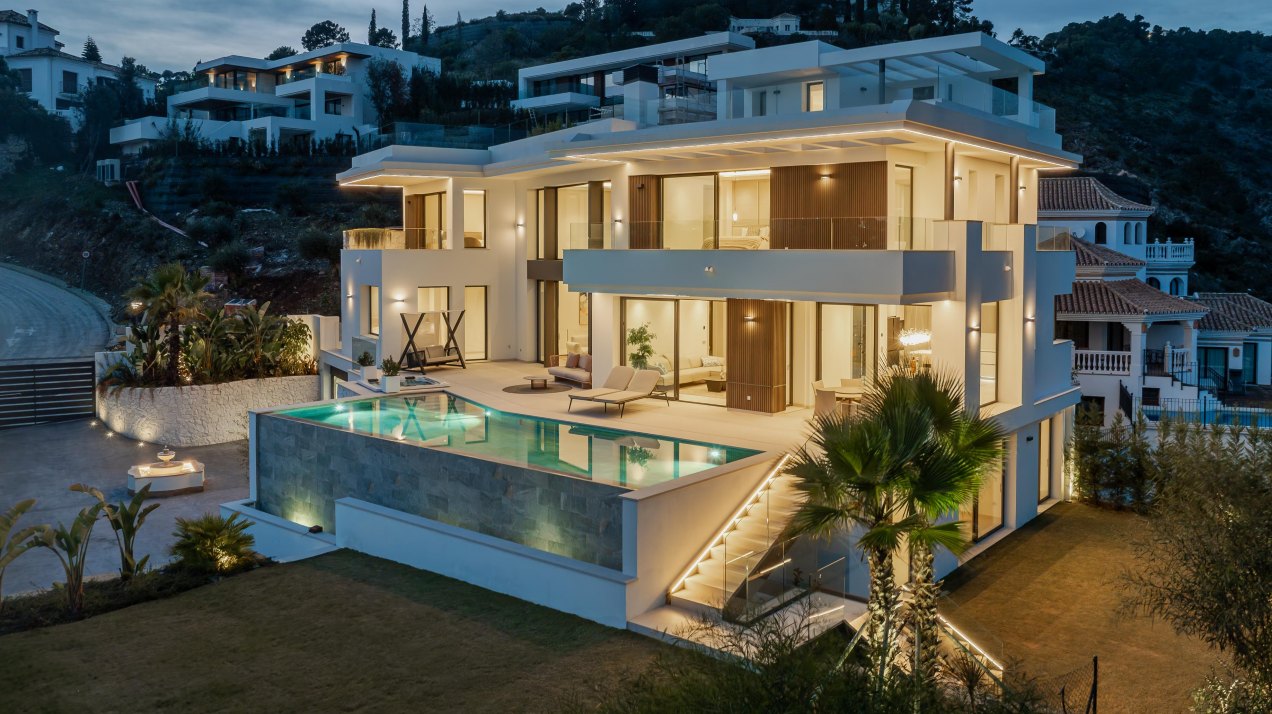 Modern newly built villa with panoramic views