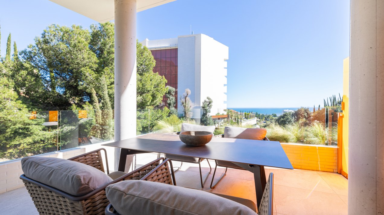 Impressive apartment with exclusive services from the Higuerón Hilton Hotel