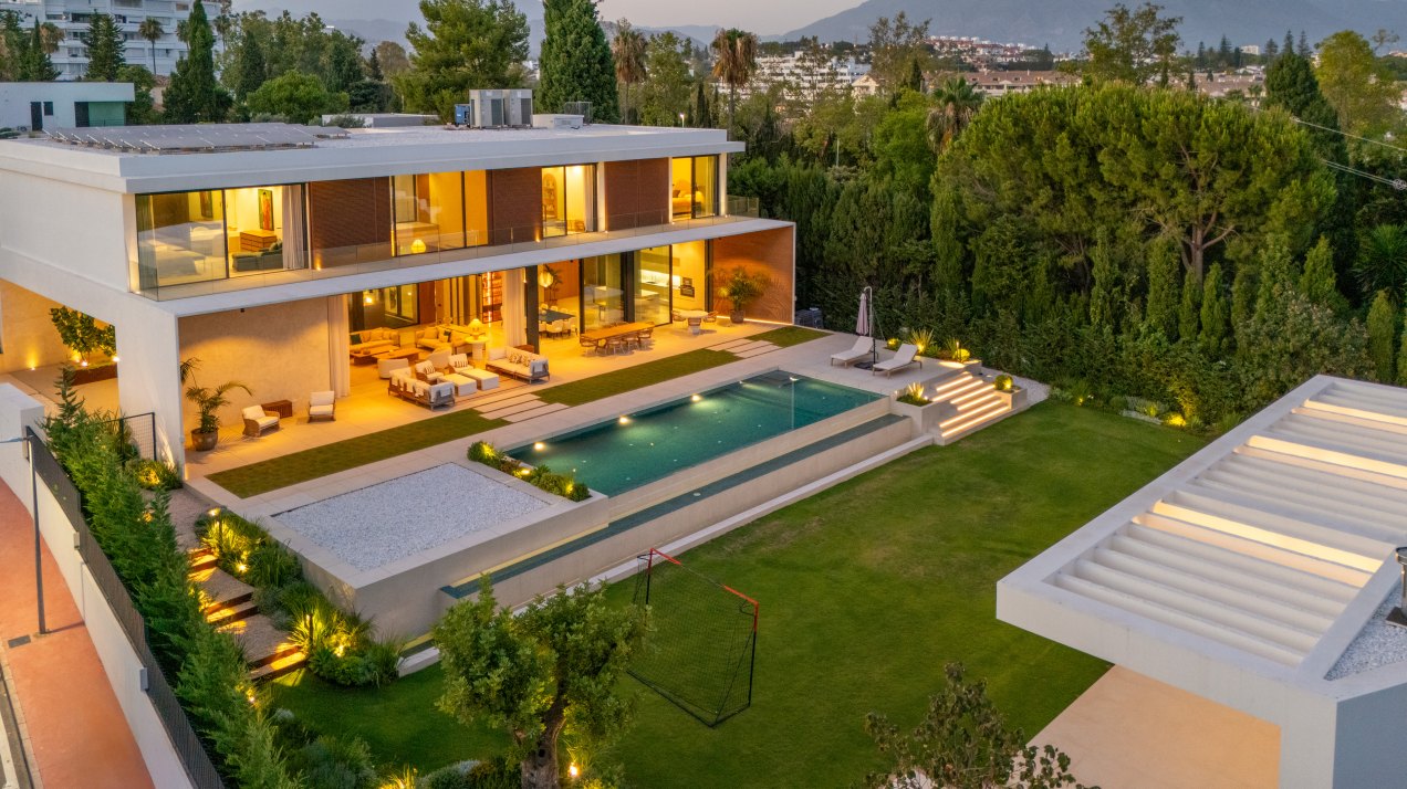 A remarkable modern residence in the prestigious enclave of Guadalmina Alta, Marbella