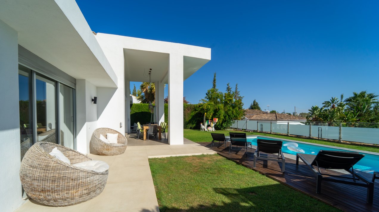 Fantastic villa for rent, available only in summer, at Los Naranjos Golf Club, Puerto Banús
