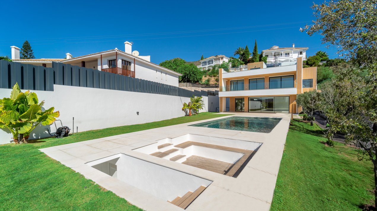 Comtemporary Style Villa with Sea Views in Benalmádena Costa, Málaga