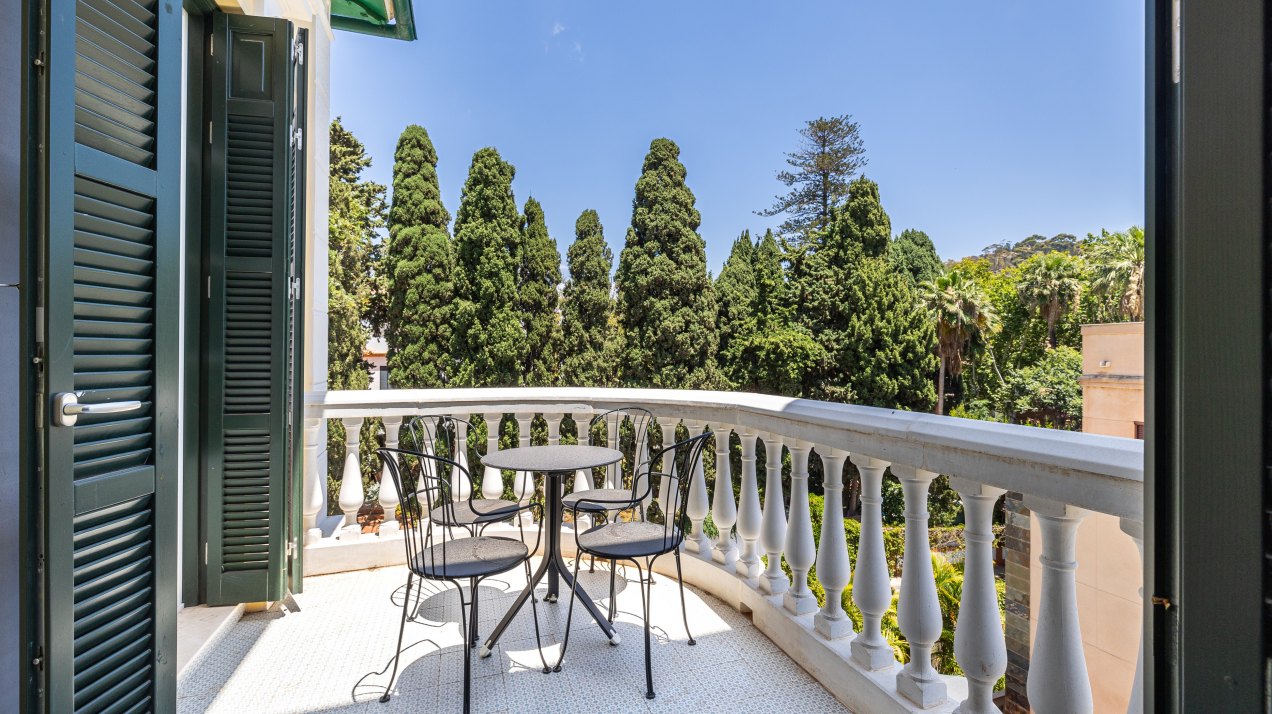 Apartment in a refurbished stately mansion in Limonar, Málaga