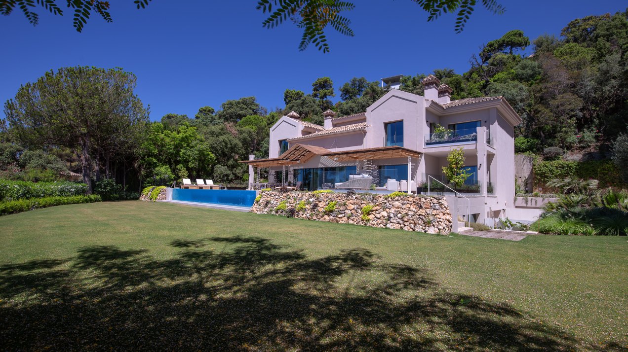 Beautiful villa in Mediterranean-Nordic style with spectacular sea views