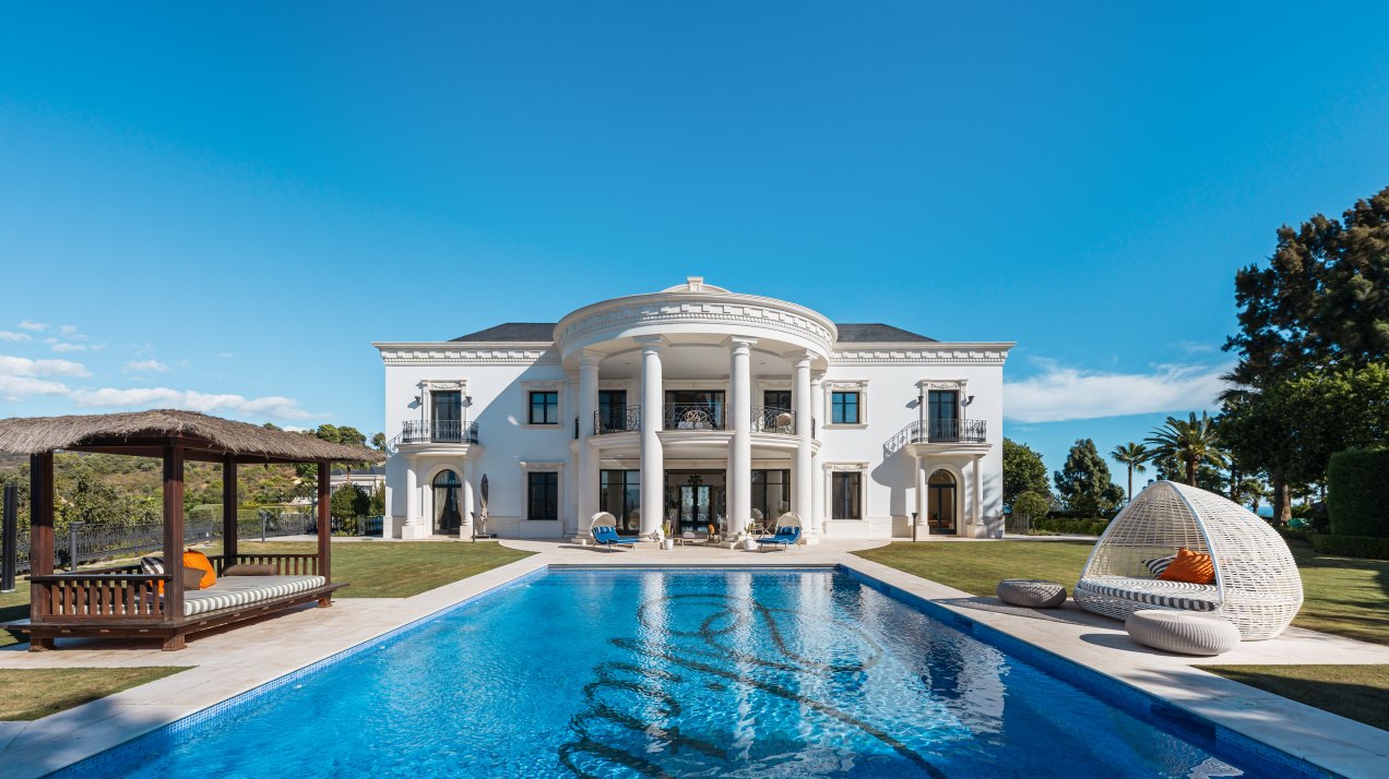 PALACE-TYPE MANSION IN HACIENDA LAS CHAPAS, MARBELLA EAST