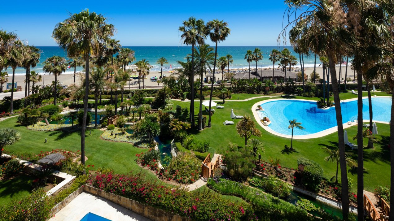 Ático Dúplex Impresionante con Piscina Privada en la Azotea en Los Granados II, Puerto Banús