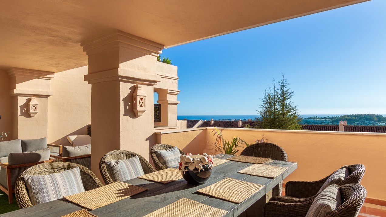 Elegant 3 Bed Apartment with Sea views in Albatros Hills, Nueva Andalucia