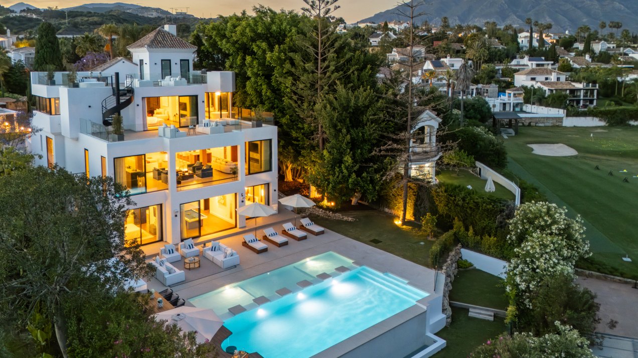 Majestic frontline golf villa at Los Naranjos Golf Club, Nueva Andalucía