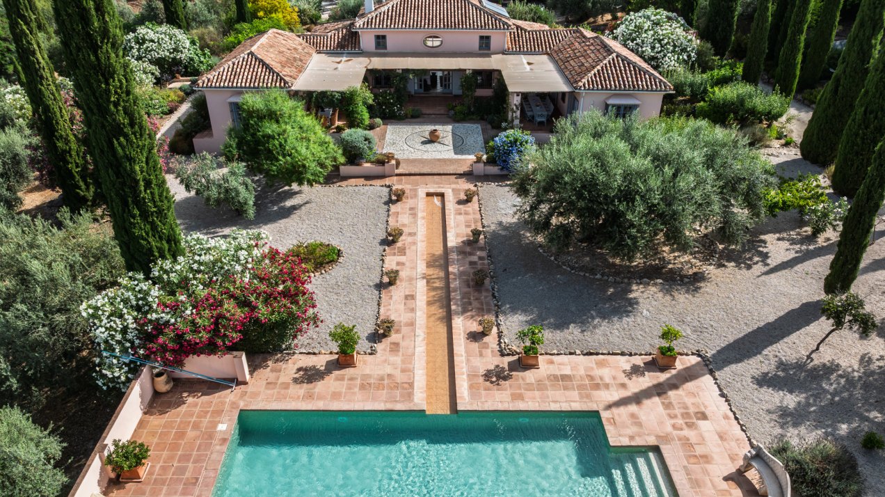 Casa Rosa, una cautivadora finca andaluza con encanto atemporal