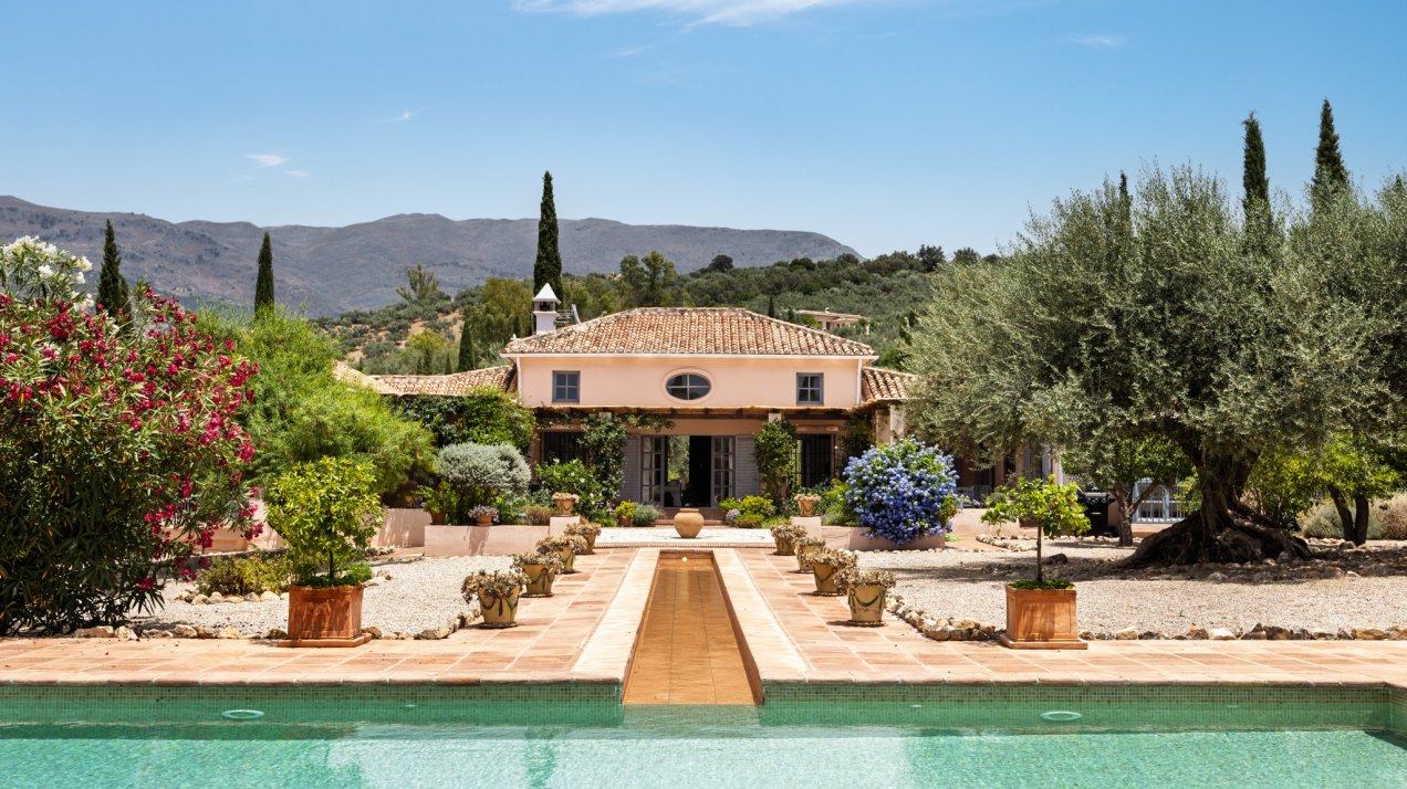Casa Rosa, una cautivadora finca andaluza con encanto atemporal