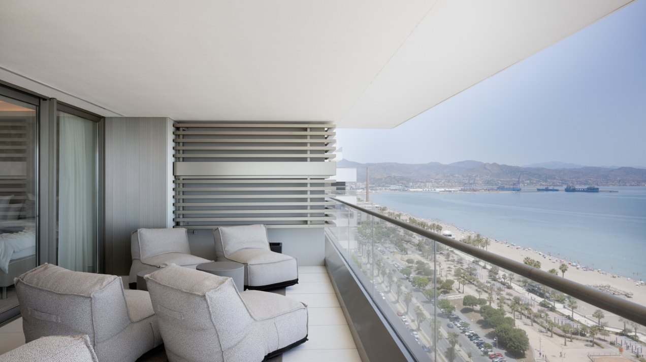 Luxury Beachfront Apartment in Málaga – Pacífico 117