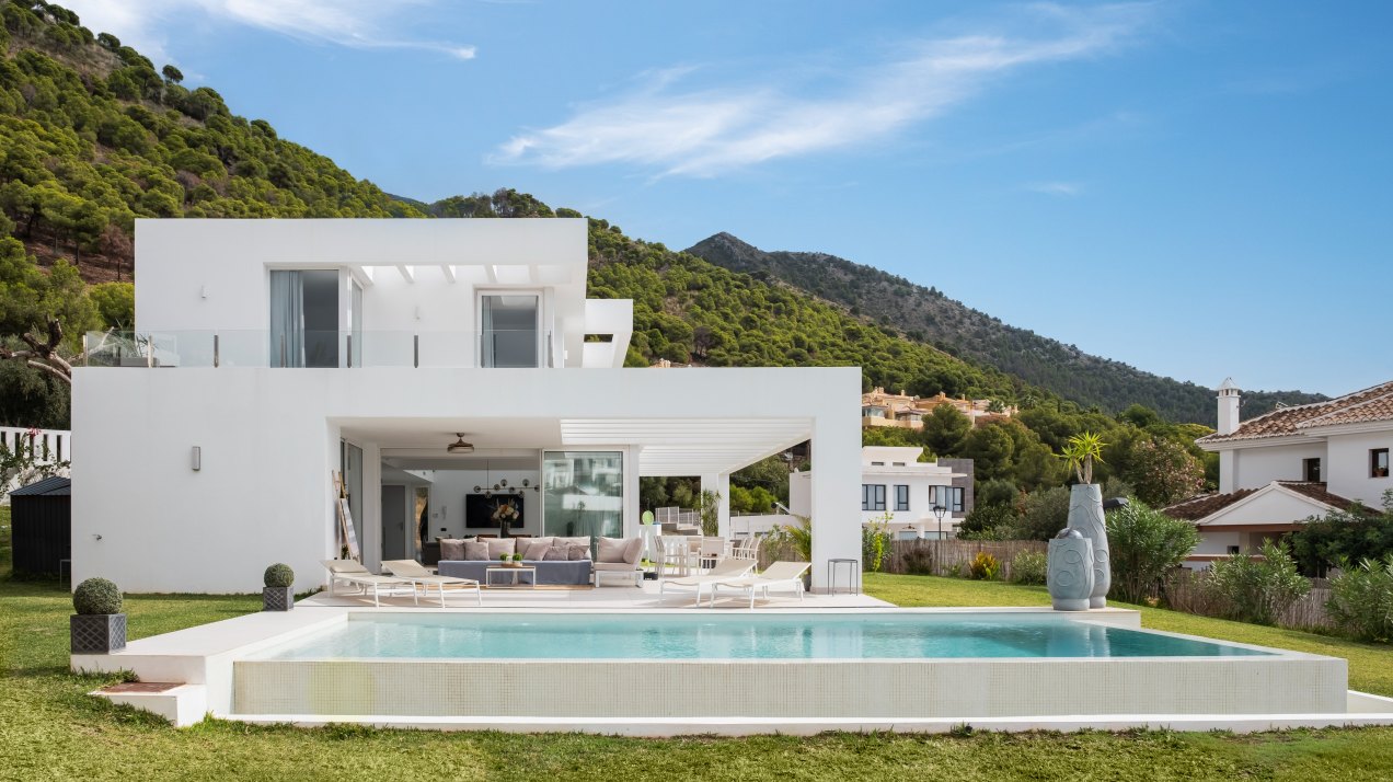 Modern villa with stunning green surroundings and seaviews in Mijas area