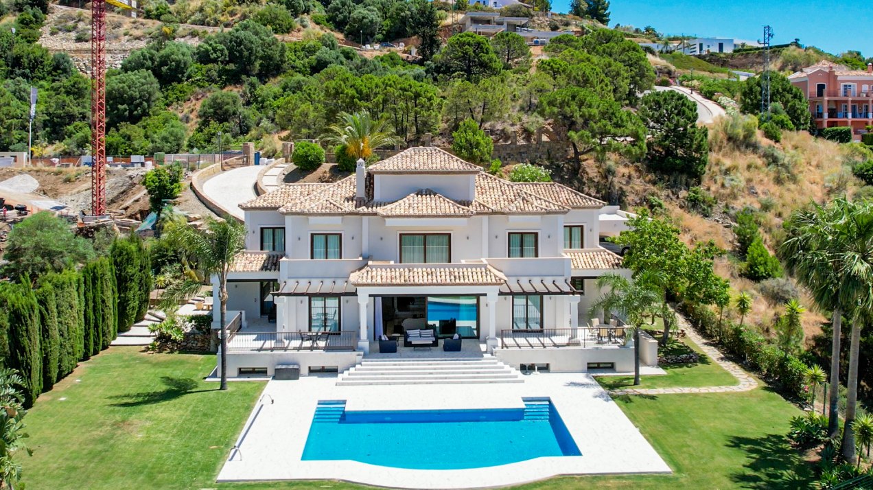 Luxury villa offering the best panoramic mountain and sea views in a very private and quiet location, Monte Mayor, Benahavis