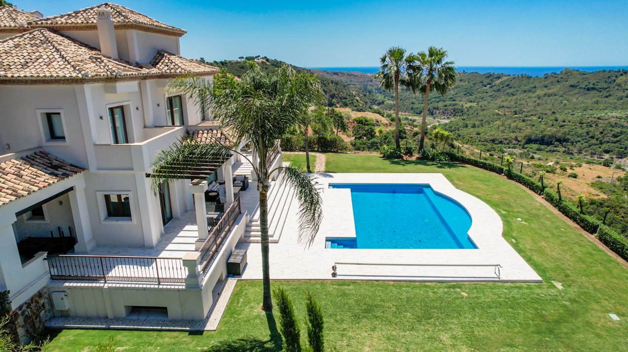 Luxury villa offering the best panoramic mountain and sea views in a very private and quiet location, Monte Mayor, Benahavis