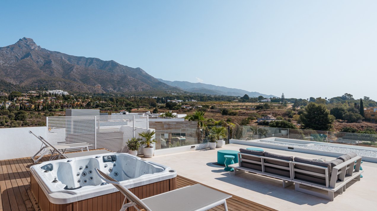 Exclusive modern villa with panoramic views and a luxury design on the Golden Mile, Marbella