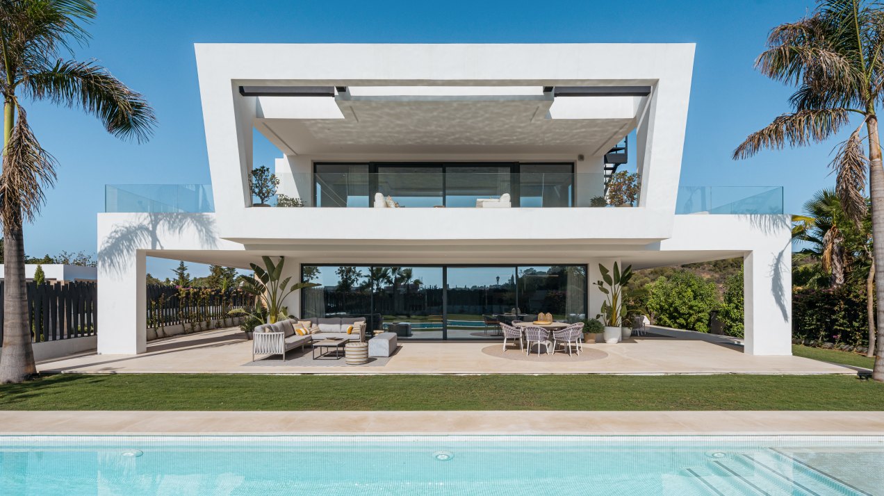 Exclusive modern villa with panoramic views and a luxury design on the Golden Mile, Marbella