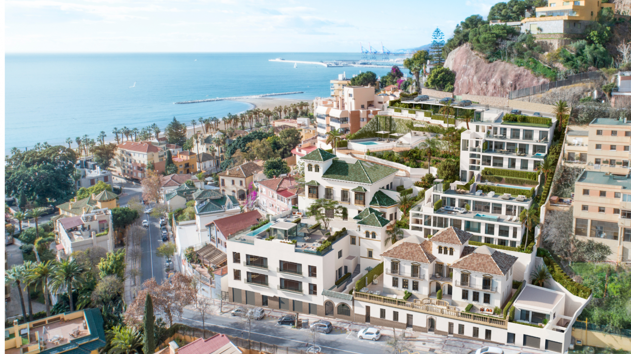 Luxury apartment with two communal swimming pools and sea views in the east of Malaga