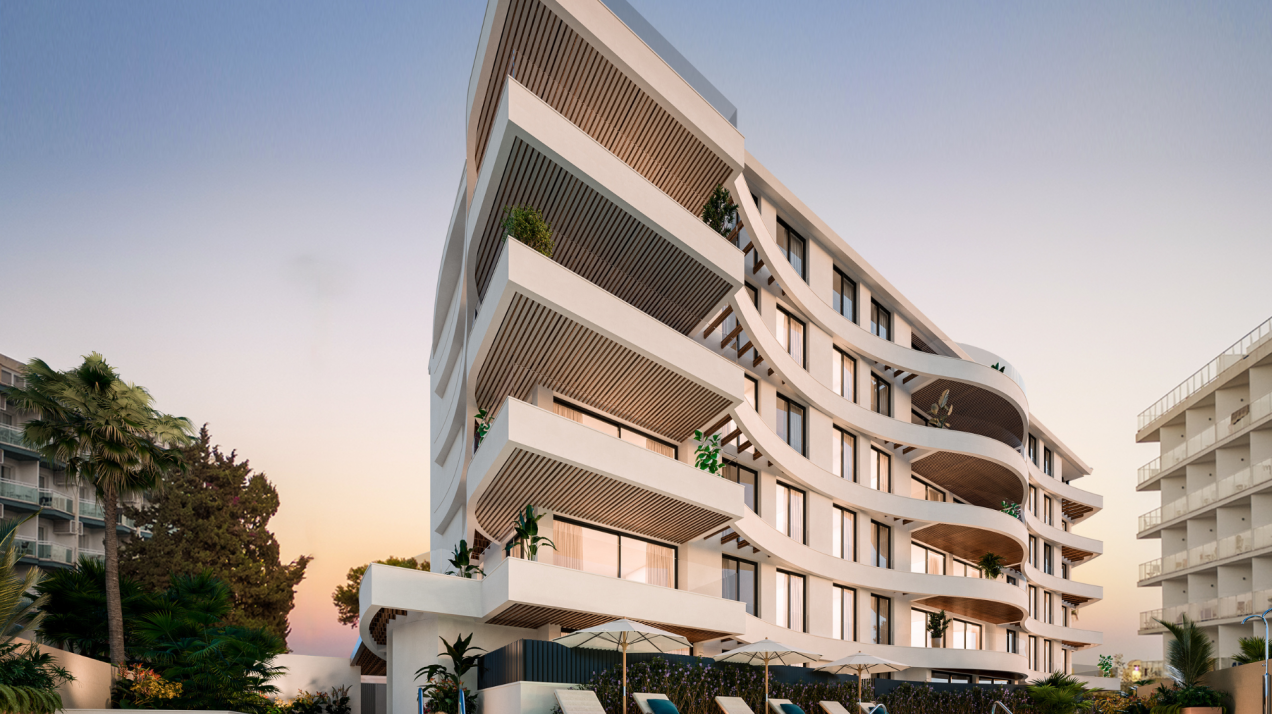 Moderno ático con vistas frontales al mar junto a Puerto Marina