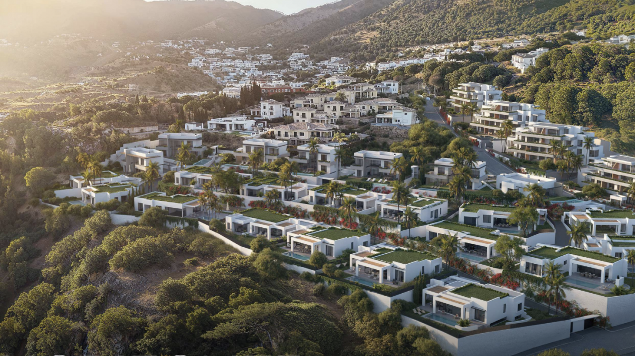 Luxury villas and apartments at the top of Higuerón