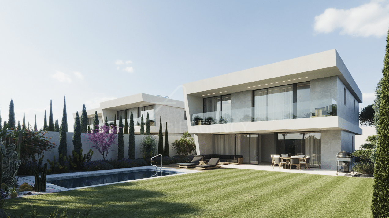 Beachside 5-bedroom Villa Under Construction - San Pedro de Alcántara Beach