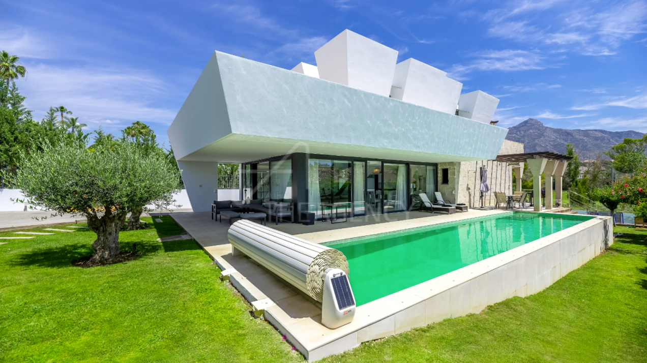 Elegant Modern Villa in La Cerquilla’s Premier Golf Valley