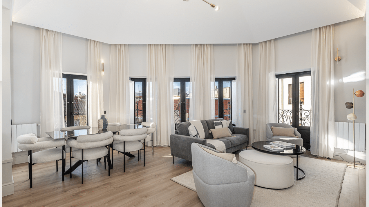 Flat for sale in Huertas-Cortes, Madrid - Centro