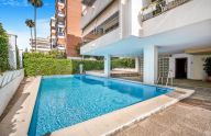 Moderno piso en alquiler en el corazón de Marbella a 100 metros del mar