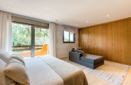 Fantastic three-story townhouse in Nagueles, Marbella