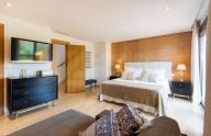 Fantastic three-story townhouse in Nagueles, Marbella