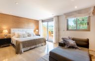 Fantastic three-story townhouse in Nagueles, Marbella