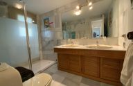 Sunny two-bedroom apartment with open sea views in Marbella city center