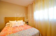 Amplio piso de 3 dormitorios con garaje y piscina en el corazón de Marbella