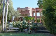 Magnífica finca con dos parcelas colindantes situada en frente de Puerto Banus, Marbella