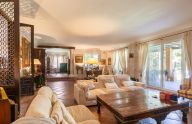 Magnífica finca con dos parcelas colindantes situada en frente de Puerto Banus, Marbella