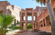 Magnífica finca con dos parcelas colindantes situada en frente de Puerto Banus, Marbella
