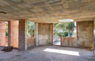 Magnífica finca con dos parcelas colindantes situada en frente de Puerto Banus, Marbella