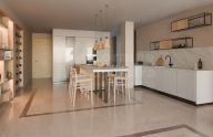 Spacious and renovated apartment with sea views next to Puerto Banús