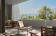 Spacious and renovated apartment with sea views next to Puerto Banús