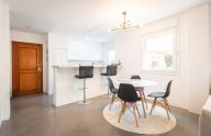 Moderno apartamento renovado de 2 dormitorios en Nueva Andalucía, Marbella