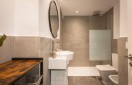 Moderno apartamento renovado de 2 dormitorios en Nueva Andalucía, Marbella