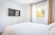 Moderno apartamento renovado de 2 dormitorios en Nueva Andalucía, Marbella